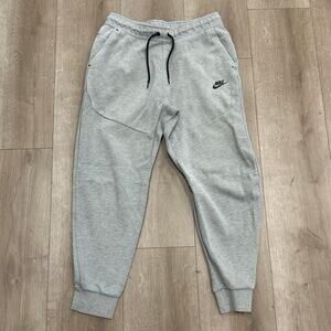Nike Tech Fleece Jogger Pants Sweatpants size Medium M Gray B8